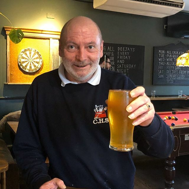 "It's great craft quality and a nice fruity flavour." Handyman Colin says that <a href="/therealalco/">The Real Al Company</a> Crafty Apple cider is the best cider out there - and we couldn't agree more!⁠
⁠
🍏Crafty is made using a blend of three Herefordshire apples - Dabinett, Yarlin… ift.tt/38KT29i