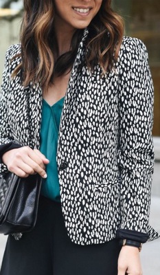 4FashionAdvice's tweet image. What color top can I wear with a black &amp;amp; white print jacket?  You can wear any color top with a black and white print jacket if you wear a solid color black or white bottom (pants or skirts). More... ow.ly/BIoG50yK4qi #jacket #black&amp;amp;white #printjacket #coloredtop #top