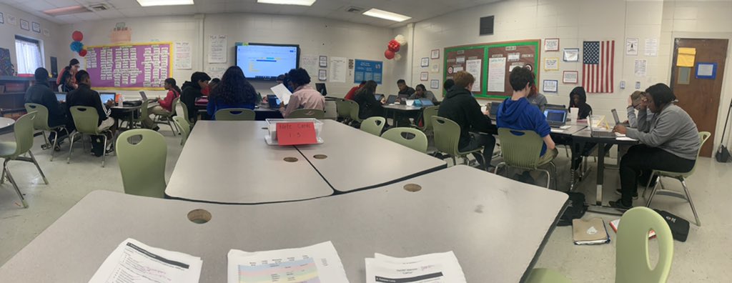 Ss in Mrs Gill’s class are working in diff groups based on where they are in the research paper process Each group has diff objectives with tubs of resources. Anchor charts, thesis statement diagramed on the board, LTs posted. This is beautiful 😍 @cburghigh #committed