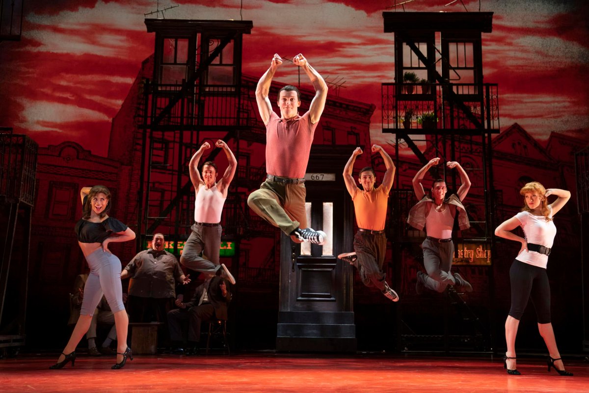 So when you grow up in the Bronx, what do you live by, love or fear?  Read our latest Theatre Review: A Bronx Tale <a href="/SegerstromArts/">Segerstrom Center for the Arts</a> here: buff.ly/39KcvIB  #ABronxTale #Theater #Musicals