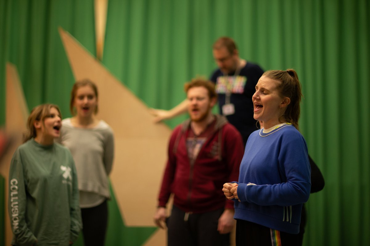 NoHorizonUK's tweet photo. 📸 Rehearsal Shots 📸
2️⃣ weeks to go!!
We're in rehearsals ready for our show at @theatre_viaduct in a couple of weeks!
#HalifaxHour
#ChuffMe
@TheBeaconHx
(Photo Credit: Marc Wilmot)
🎟 - https://t.co/JsdKBBY1dc https://t.co/HlsqMEMLLj