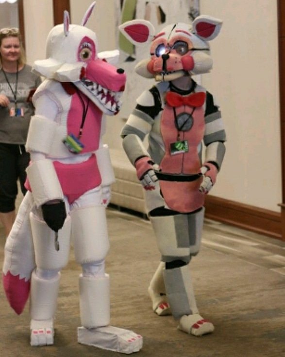 It's Super fun to spend family time with my little sister ^^ we had so much fun at the convention center At Texas. So we both decided to chase the night guard together How Fun! 😁🎉👏🎭🤗