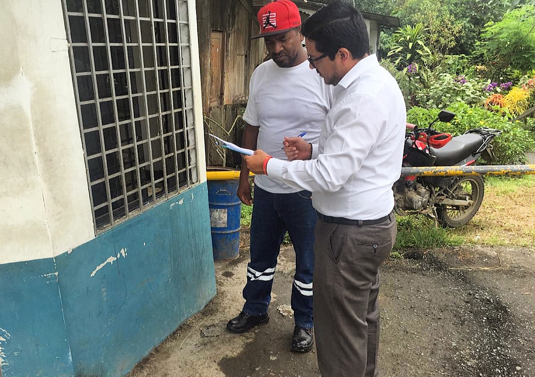 MinTrabajoEc's tweet photo. #MDTLoja | Con el objetivo de precautelar los derechos de los trabajadores en el territorio nacional, realizamos #InspeccionesLaboralesEc a bananeras y camaroneras en el #Oro, para verificar el estricto cumplimiento de la normativa laboral vigente.

Dir. Regional - @RenaAguirreV https://t.co/3JghW5P9Dc