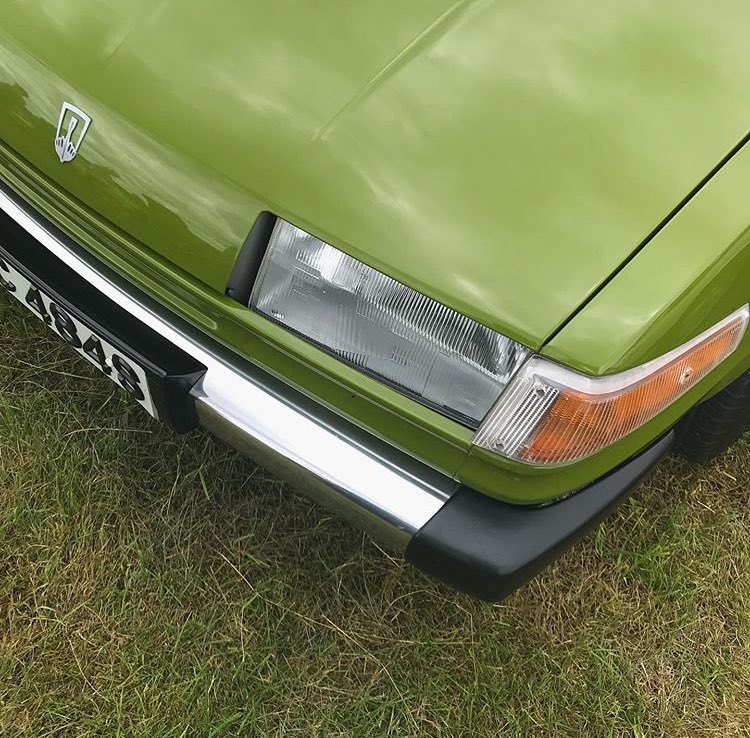 thecarfactoids's tweet photo. Factoid Extra:@neilmbriscoe @TopOfTheTower @t2stu @DarraghMcKenna @Roadster_Life @StvCr #roverweek on Insta wouldn’t be complete without @jonharper67’s rare Avocado (yes, that’s the colour’s actual name) S1 2600 SD1.
(Pics: IG a/c classicsbychance) https://t.co/wnsg849RQT