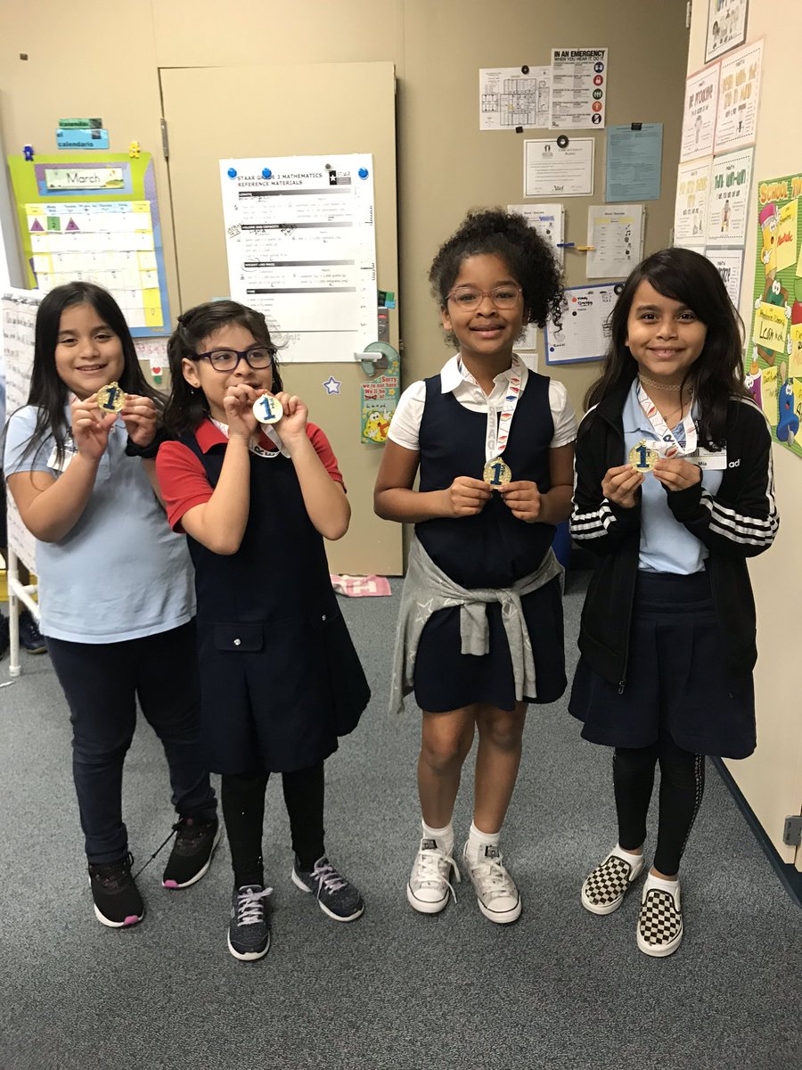 MsGuzman03's tweet photo. So proud of these girls for working so hard and winning the battle of the books competition 👏🏼 @ReesStars @ReesLibrarian #ReesRocks https://t.co/Ly94FiOgys