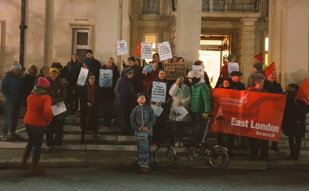Protesting against unethical cuts to special needs &amp; disability supporr at Waltham Forest Town Hall this evening. Sending message to <a href="/wfcouncil/">Waltham Forest Council</a> - do your legal duty &amp; stop cutting support #ourkidsmatter #fixSEND #E17 #E10 #E11 #E4