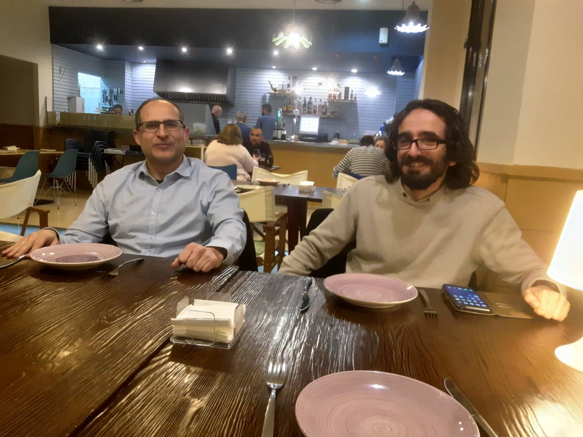 ramnbxda's tweet photo. Sopant amb gent intel-ligent.
#Mentrestant https://t.co/RaOPyxwdE1