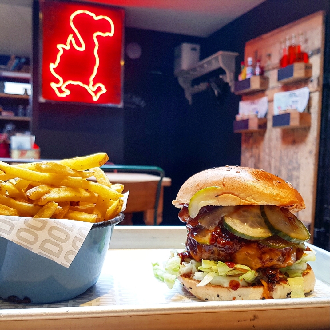 The Rickety Press (@ricketypress) on Twitter photo Our March burger special looking fierce! π₯β‘οΈ
THE ANGRY TEXAN has a dry aged prime cut beef patty with steak chilli, cheese, BBQ sauce, dill pickles, crispy onions, and sour cream...! ππ€ π
#oxford #oxfordshire #foodporn #localpub Our March burger special looking fierce! π₯β‘οΈ
THE ANGRY TEXAN has a dry aged prime cut beef patty with steak chilli, cheese, BBQ sauce, dill pickles, crispy onions, and sour cream...! ππ€ π
#oxford #oxfordshire #foodporn #localpub