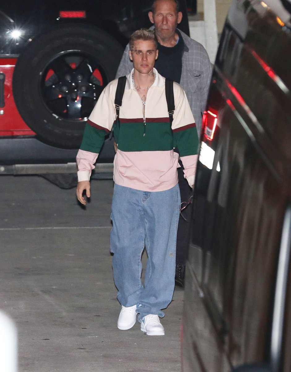 updatesbieberr's tweet photo. (11/03): Justin Bieber em Beverly Hills, Califórnia.
More photos: https://t.co/IYdQ6g2I7a https://t.co/PQ1oC0wQLt