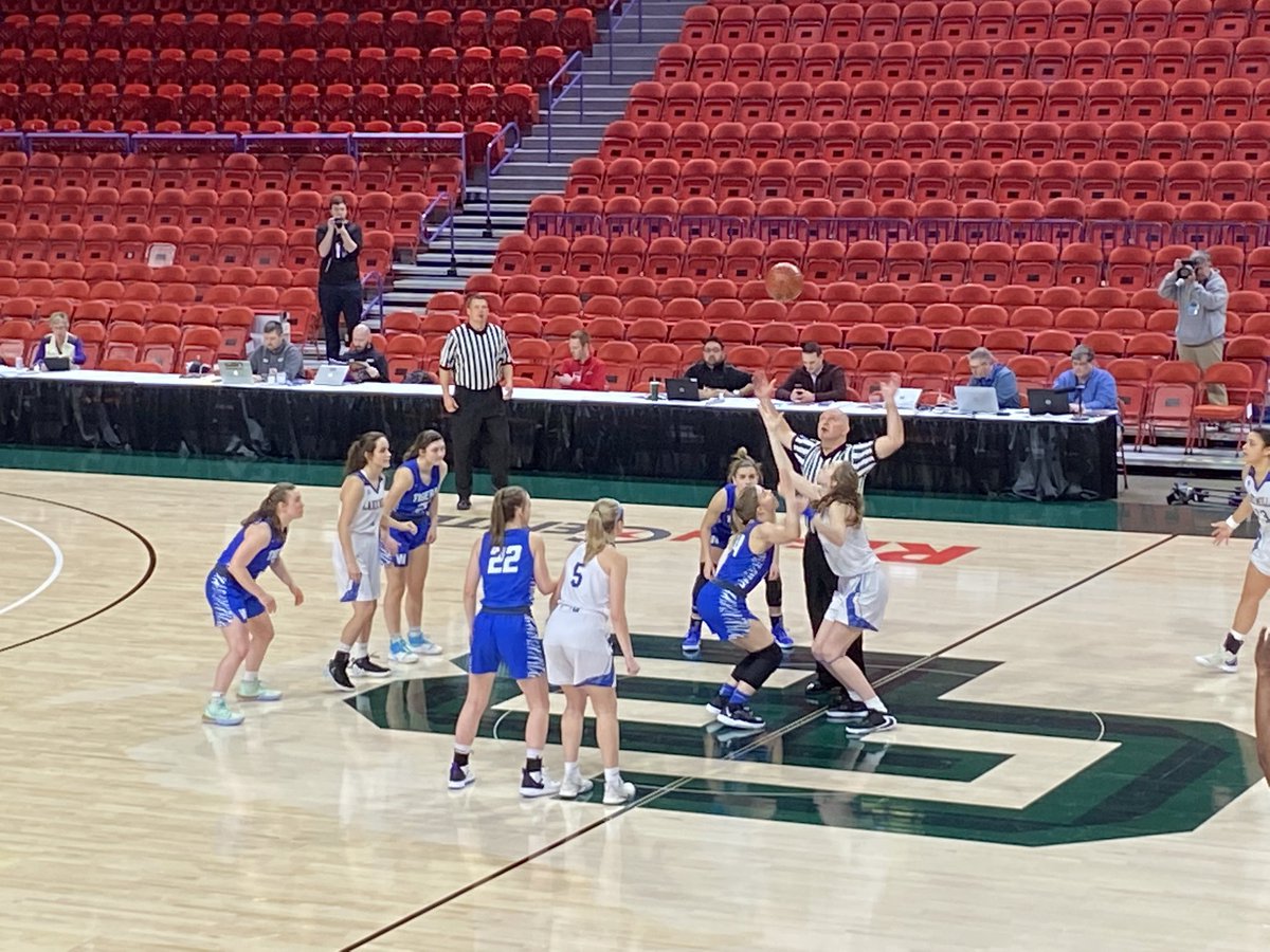 LcatsAthletics's tweet photo. And we are underway! #LCatPride https://t.co/MphXJEu3pT