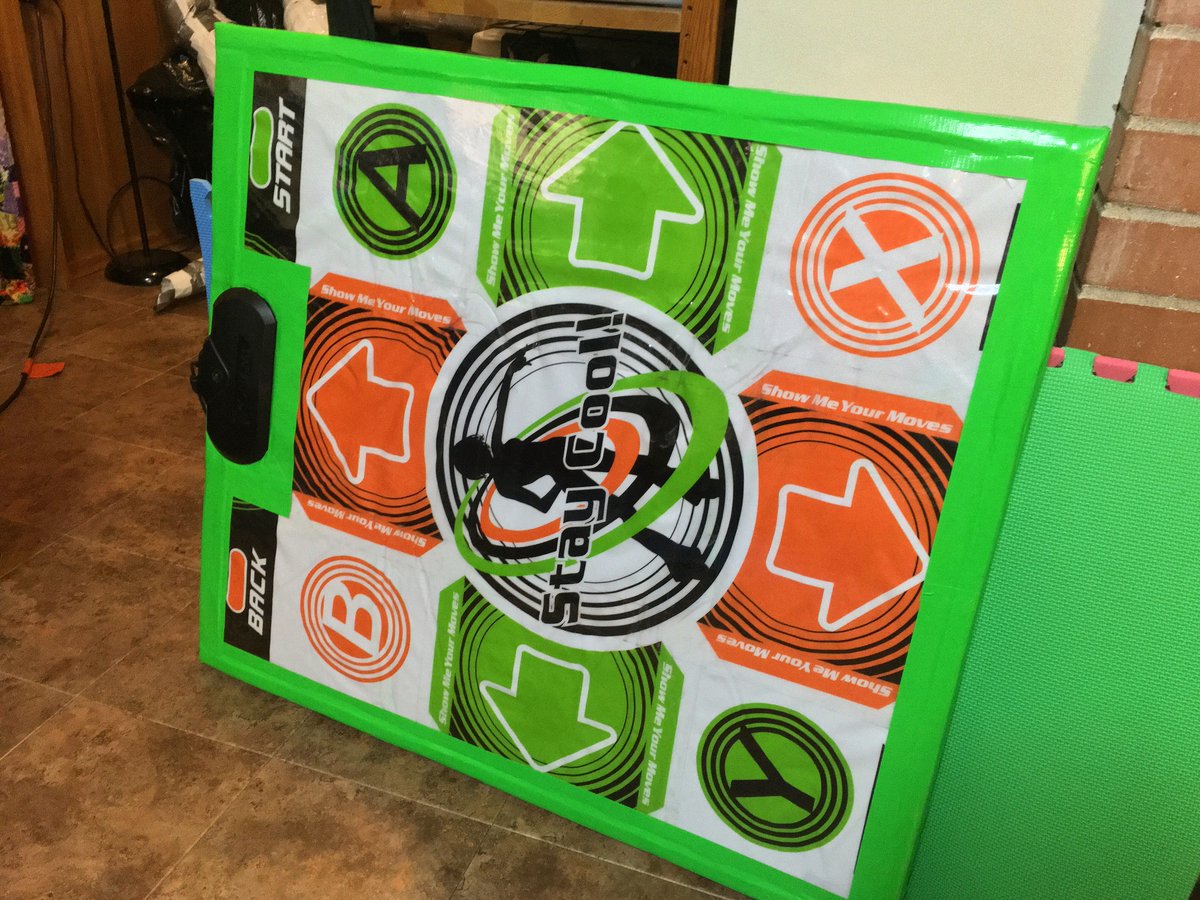 FeyalaCat's tweet photo. Built a hard pad for Stepmania recently 💃 https://t.co/lQuui5l9os