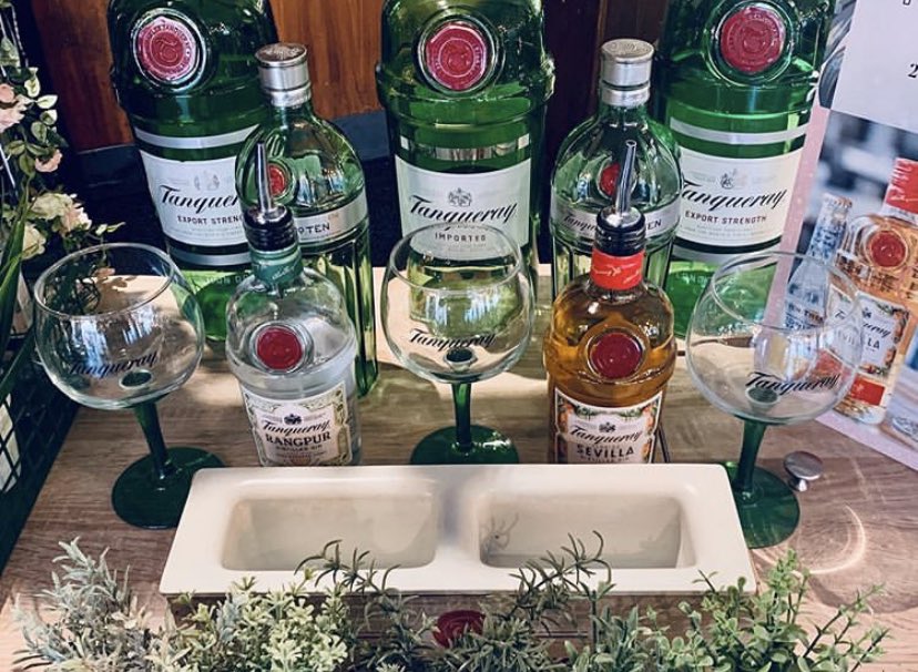 SlugTB's tweet photo. Even though we’re now doing the amazing ‘Laughs And Carafes’ on a Thursday - don’t forget you can still grab 2-for-1 on Tanqueray and tonic!! 

Enjoy ALL the gin!! 😍😍

#gin #thirstythursday https://t.co/TVXCrB0A5Q