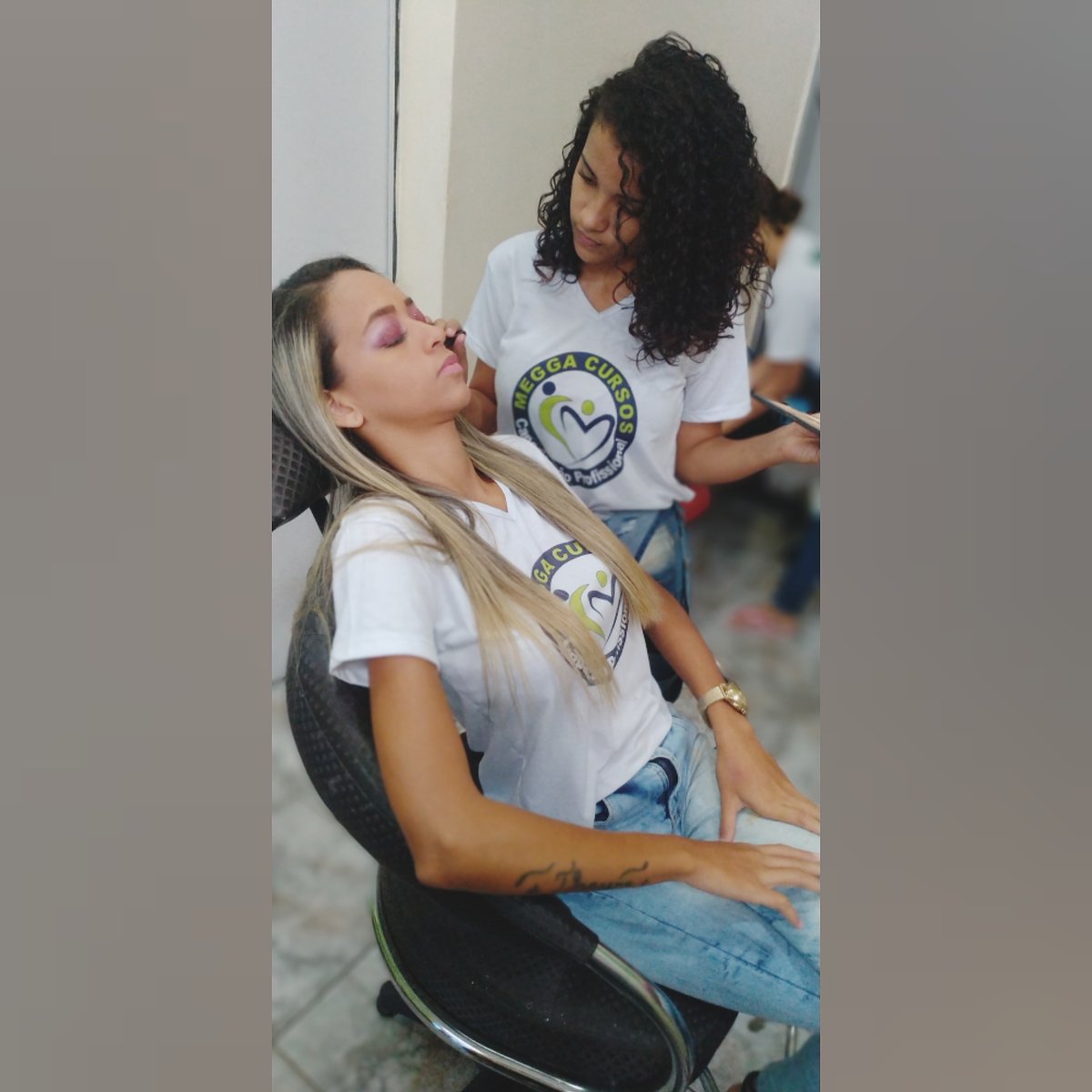 eu_thaissilva's tweet photo. Se podemos sonhar, também podemos tornar nossos sonhos realidade. ❤💄 

#cursodemake #meggacursos #makeporamor #makeup  #maquiagem  #tutorialdemake #desafiodemake #marykay #rubyrose https://t.co/0odc0c1qyC