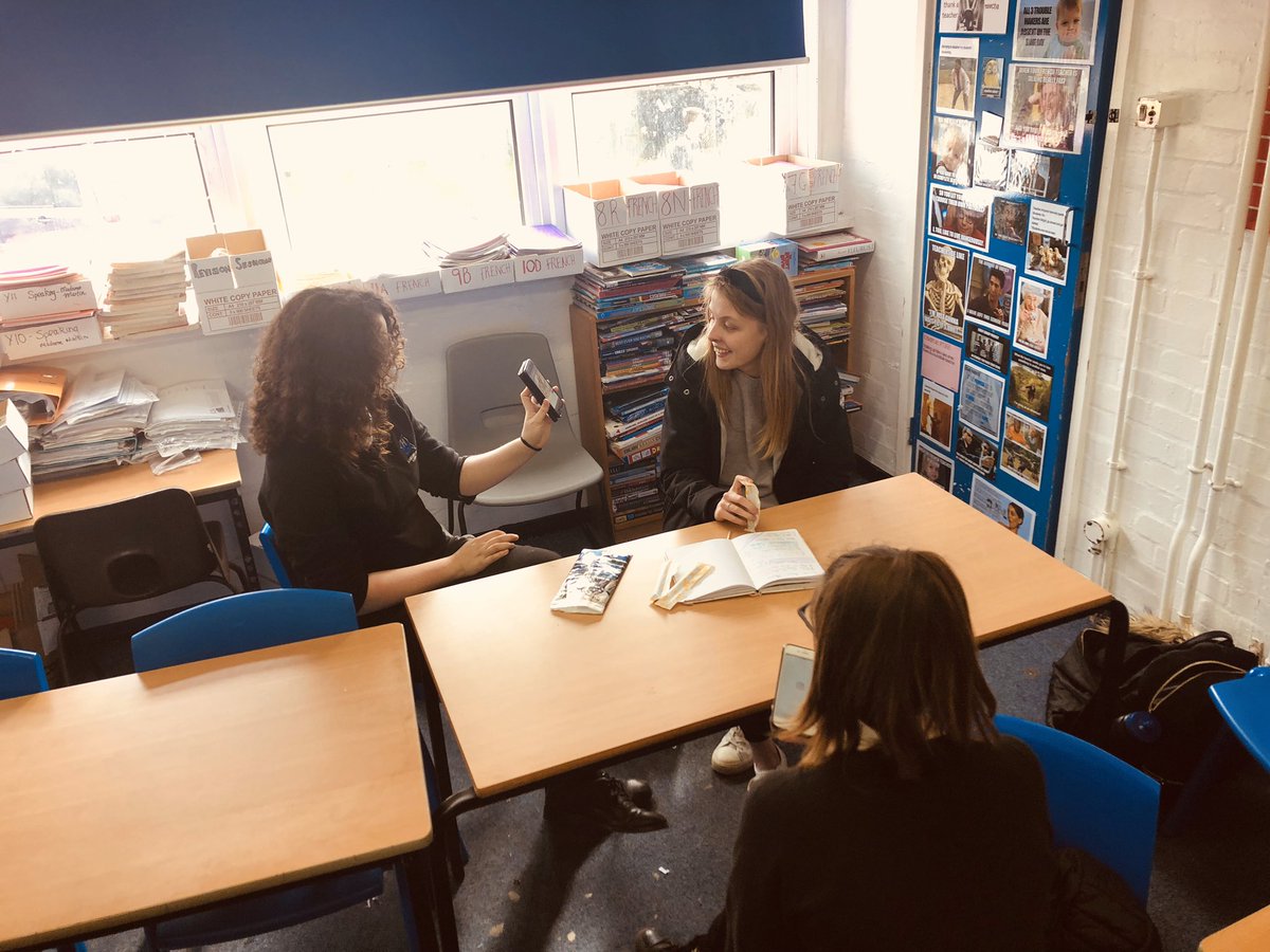 BoxLhs's tweet image. Today in the club we discussed many different topics including what effects certain sanitary products have on our body’s and the shocking level of plastic in some of our favourite products! Here are some photos from today📸 @mollyfentonx