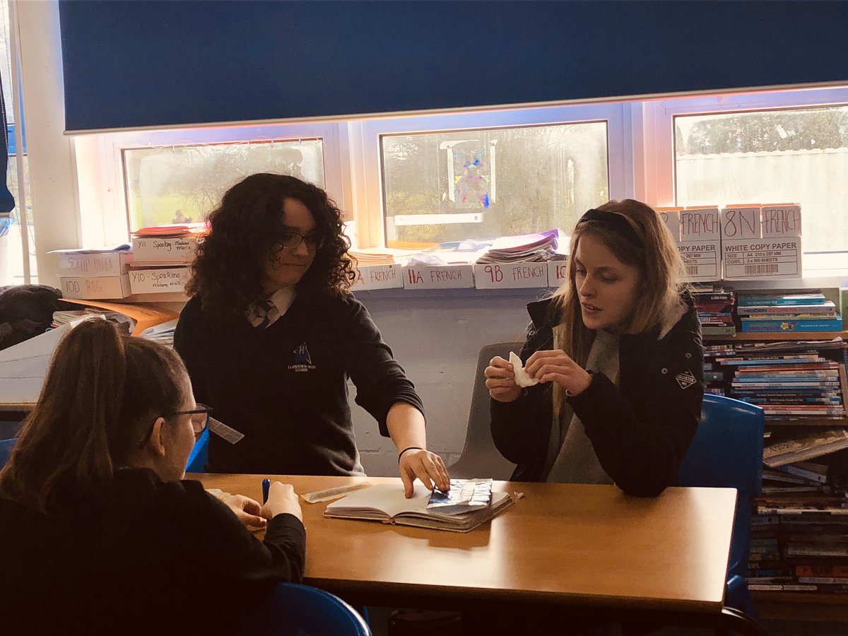 BoxLhs's tweet image. Today in the club we discussed many different topics including what effects certain sanitary products have on our body’s and the shocking level of plastic in some of our favourite products! Here are some photos from today📸 @mollyfentonx