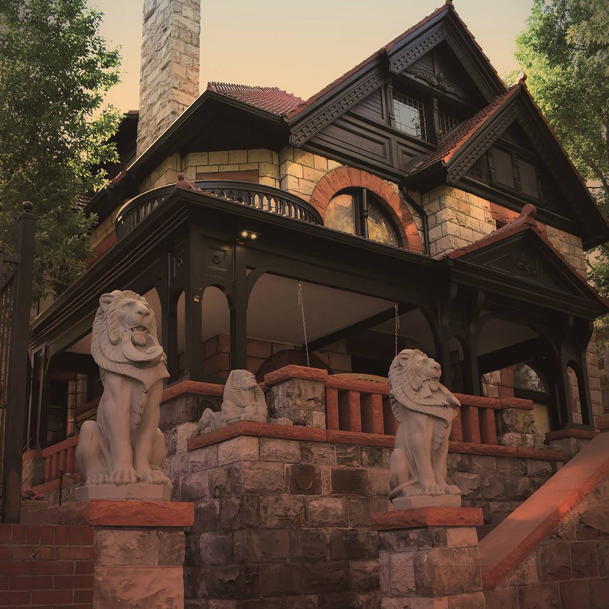 Here’s a bit of good news in an unsettling week: Our <a href="/MollyBrownHouse/">Molly Brown House</a> is hiring a Visitor Services Manager! Details and apply: mollybrown.org/jobs-opportuni…
#behistoricdenver #jobopening #employment #apply