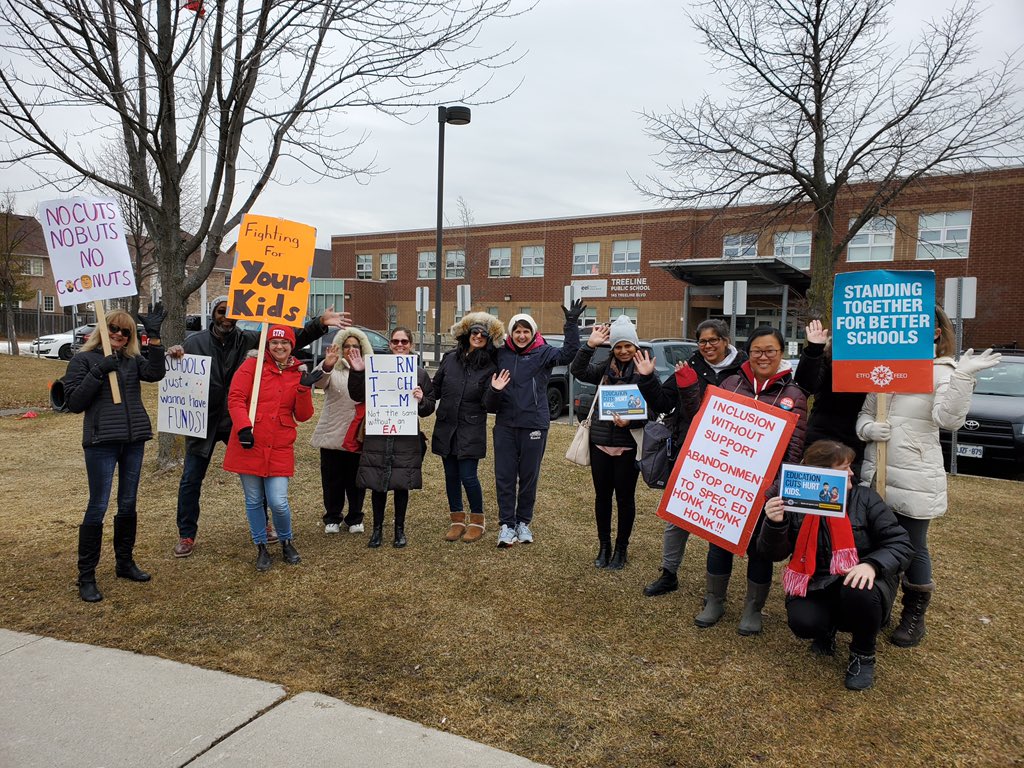 KristenBynoe's tweet photo. Morning and afternoon picketing shifts at Treeline. Special thanks to my own parents who came out after school to support us. #CutsHurtKids #Istrikebecause https://t.co/vvGTz6AjGR