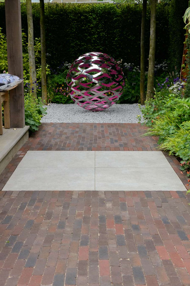_LONDONSTONE's tweet photo. Blog - London Stone's Quality New Paving Products

The first blog about our new products for 2020 -  [https://t.co/eHHnBorLoA].

We hope that large format porcelain, Clay Pavers, and an expanded Florence porcelain range should get the creative juices flowing!

#ThisIsLondonStone https://t.co/9Zt1IFLjfm