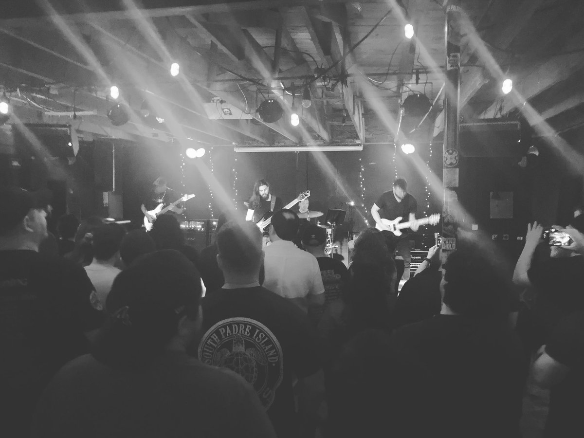 tonymacalpine's tweet photo. LAS VEGAS! We are ready to rock tonight at Count’s Vamp’d with the last show of our tour! See you all there! #tonymacalpine #emilwerstler #markmichell #jcbryant #verlorener https://t.co/FlgeuTkgFB