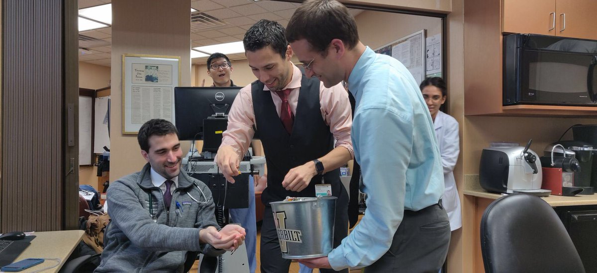 BGriebMD's tweet photo. Modified @VUMCMedicineRes #VandyCandy rounds today with @TACGeneMD! #FlattenTheCurve with #BucketBrian holding and most importantly #CleanHandsCassini taking candy orders and dropping into waiting hands.
@VUmedicine @VanderbiltMSTP @VUMC_EM @VUMC_MedPSTP https://t.co/JIGqZ2NJym