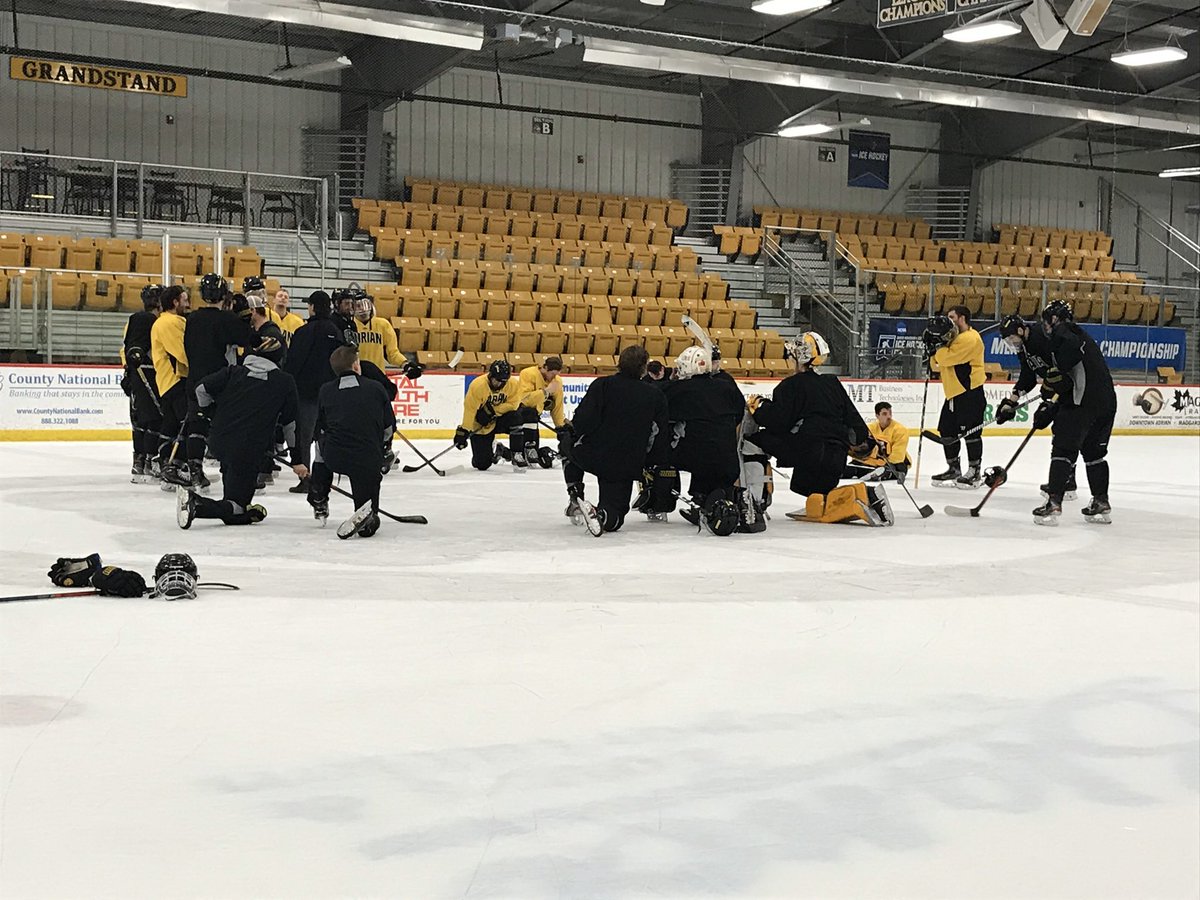 Adrian College Hockey tweet media