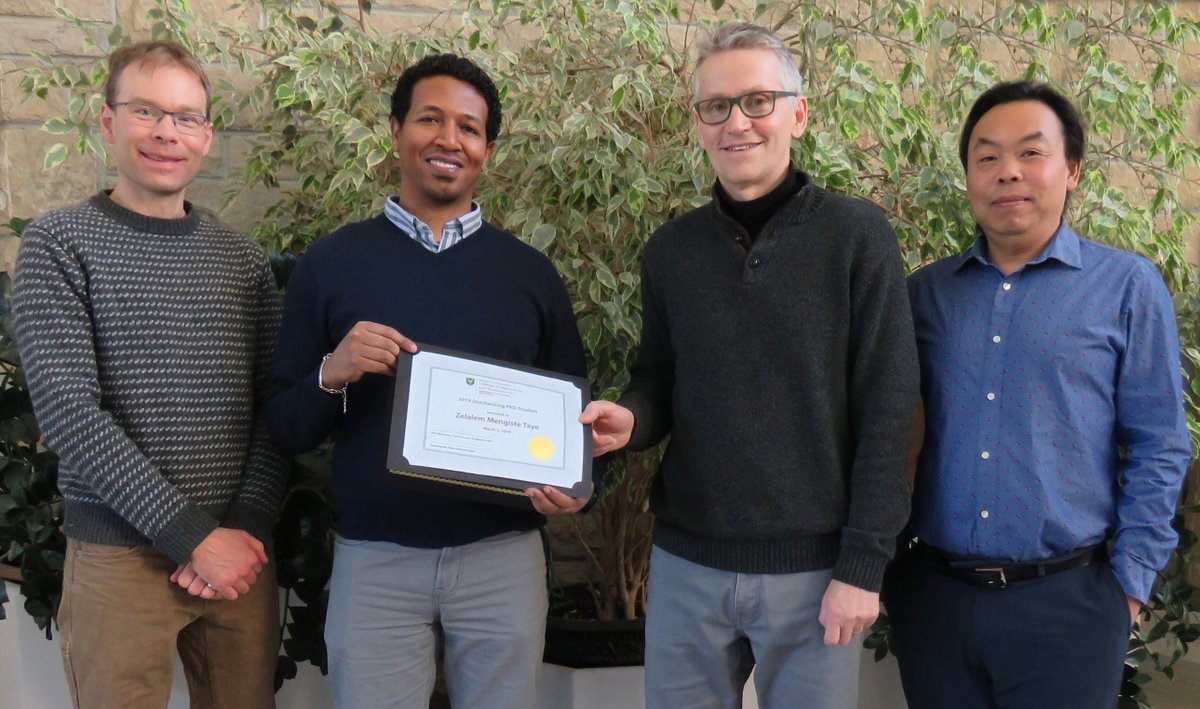 usaskplsc's tweet photo. Congratulations to @ZelalemTaye1! Most outstanding PhD student for 2019. Supervisor #EricLamb, grad chair @TomWarkentin and department head #YuguangBai https://t.co/PkSF7Y0kTD