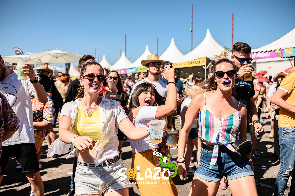 Cuando suena tu canción favorita y no puedes parar de bailar 🚀☀
.
🎟 Entradas en solazofest.com
.
______
#AyuntamientodeAlmería #CostadeAlmería #KuverProducciones #Los40 #LaVozdeAlmería #CadenaDIAL