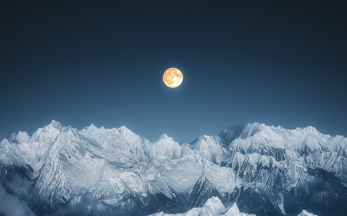 Once every few years, a lunar eclipse takes place and the bright white moon becomes red. See how this Vancouver-based photographer used photoshop and a little bit of imagination to create these moon-focused landscapes: bit.ly/3cQiJJa