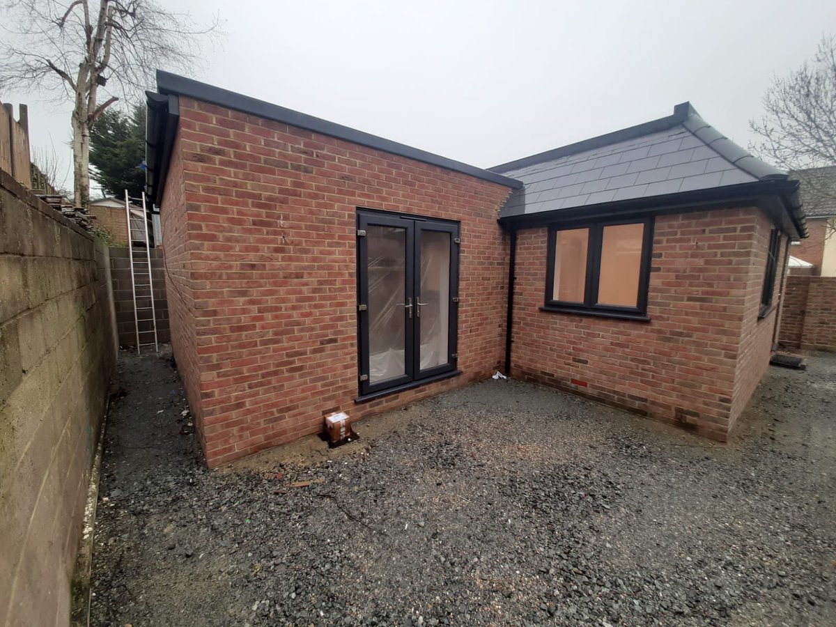 Update on a 3 bed detached house and a 1 bed bungalow. Internal works are now being carried out and finished 💪🏼😃 #builders #kent #newbuild