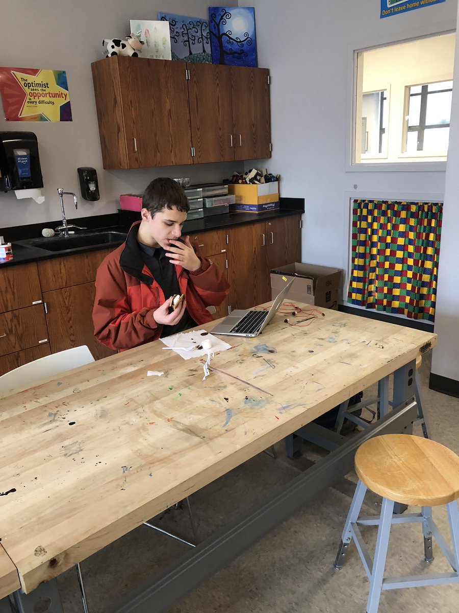 KKeriazes's tweet photo. It’s edible tectonics plate day in #GISAscience8 @GIMiddleSchool! #OAISS https://t.co/6TnjziQqQM