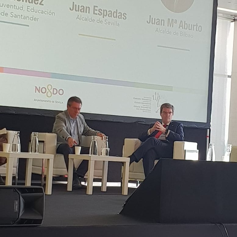 RECESevilla's tweet photo. "Hablar de sostenibilidad es un compromiso de carácter intergeneracional. Tenemos que dejar un mundo que sea mejor." Juan Mª Aburto @bilbao_udala #EncuentroRECE https://t.co/uALDcKXAm5