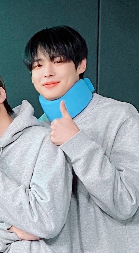silv_er___'s tweet photo. 진짜 어이없음 최병찬 지금 이러고 자기야 애기야 나도 사랑해 이런거냐고 https://t.co/rTHH6ucI32