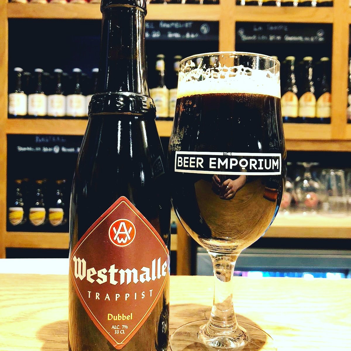 TheLilEmp's tweet photo. Westmalle Dubbel is a dark, reddish-brown Trappist beer with a secondary fermentation in the bottle. The flavour is rich and complex, herby and fruity with a fresh-bitter finish. #belgianbeer #beermudatriangle π» https://t.co/u7Or1PUi1A