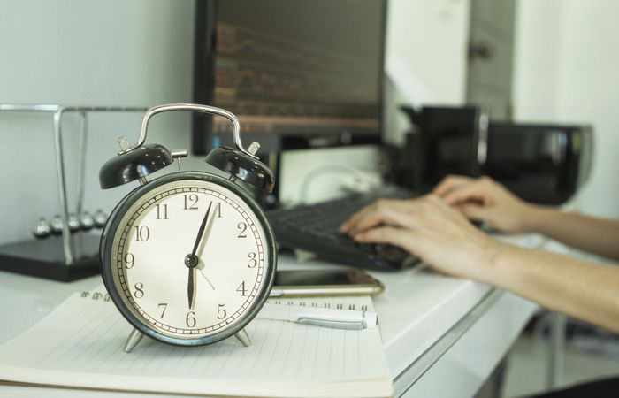 Staggering figures... 'Five million employees work £35 billion worth of unpaid overtime a year' buff.ly/39HYlrA #WorkLifeBalance is so important. Working longer hours does not make employees more productive and often has the opposite effect. #employeehealthandwellbeing
