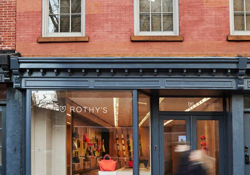 bit.ly/2IDa4f4
<a href="/rothys/">rothys</a> is taking strides into the bricks and mortar world with the opening of its fourth physical #store, on Bleecker Street in Lower #Manhattan.
#mindus #mindmagazine