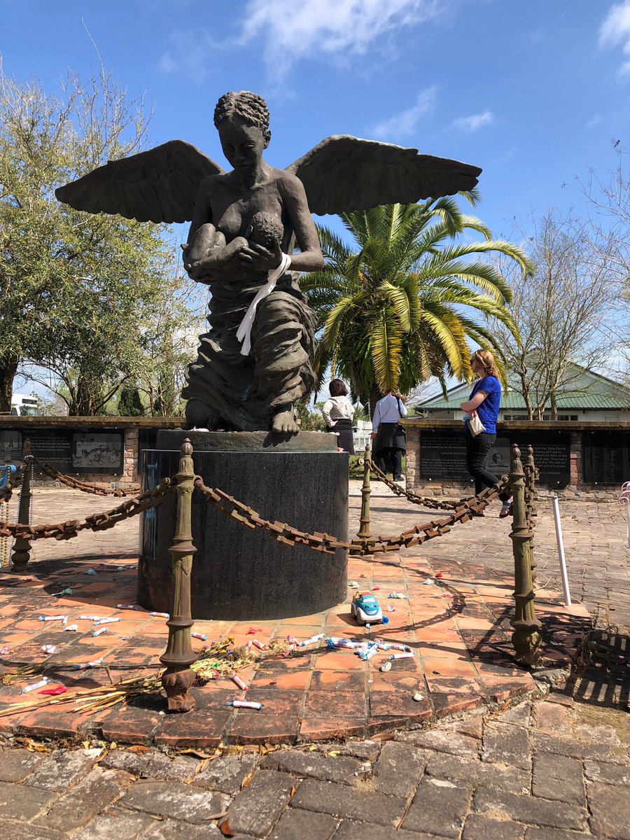 WallaceCenter's tweet photo. “You cannot tell the history of Louisiana, the south or of America without telling the history of the enslaved peoples who helped build these places. The history of Enslaved peoples is the history of America.” @maisonzella on the #ngfn2020 site visit to the @WhitPlantation https://t.co/2KWheC5Y91
