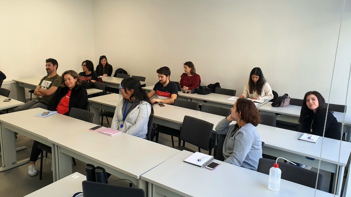 martawilton's tweet photo. Last presential labmeeting (1 m apart) for a while in my lab, due to #Covid_19. 😔We will focus now on manuscripts, thesis and project writting. 💪Lots of zoom and skype ahead!@carlassantos_ @MartaNunesdaSi4 @JoanaFFMachado @jazmineosorio @AdrianVilamor @_marianaroriz_ @evlaferro https://t.co/RgswKICWJP