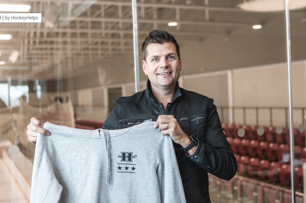 marketsmokehous's tweet photo. Snaps from last week's tournament. Market Buffet team came away with TOP fundraiser @ $20,000 and #1 fundraiser in the tournament, Shay Thurlow @$11,730! 
Thank you @HockeyHelps Barrie and all of our volunteers! #community #Barrie #hockey #sponsor
photos: https://t.co/8juGQ9xofs https://t.co/LXFIgOIX4y