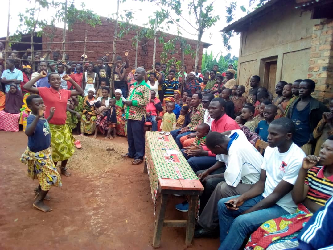 cnddfddKirundo's tweet photo. #Burundi intara ya @KirundoProvince muri @CnddFdd mukwitegurira amatora imisi yose ya Kane amanamashingiro yose arakorana. Aha ni kumutumba #MWENYA commune #Kirundo . #Tsinda2020 https://t.co/p2UXJPpXzy