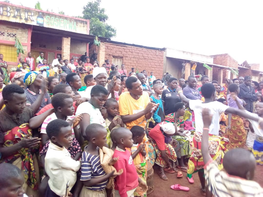 cnddfddKirundo's tweet photo. #Burundi intara ya @KirundoProvince muri @CnddFdd mukwitegurira amatora imisi yose ya Kane amanamashingiro yose arakorana. Aha ni kumutumba #MWENYA commune #Kirundo . #Tsinda2020 https://t.co/p2UXJPpXzy