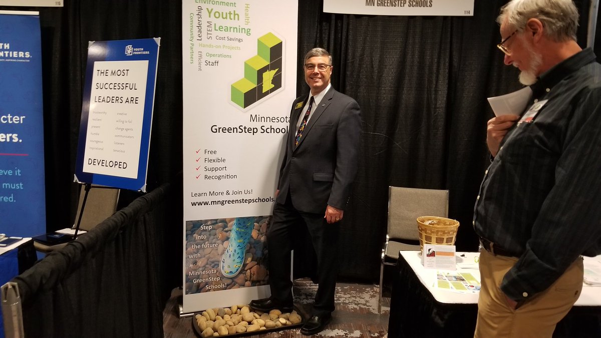 GreenStepSchool's tweet photo. Gary Amoroso of @MNAssocSchAdm  stopped by to #stepintothefuture with #MNGreenStepSchools at #MSBA2020 Congratulations on your retirement! https://t.co/vkpQjA6Amw