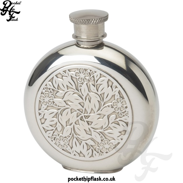 HipFlaskCo's tweet photo. Round #hipflasks make great #gifts and come in many different styles. Each can be engraved to personalise: https://t.co/LDIEGlJLQJ #personalisedgifts #personalised #engravedgift #personalizedgift #giftforhim #giftforher #engravedflask #customised #giftidea #hipflask https://t.co/jNaHktAFcG