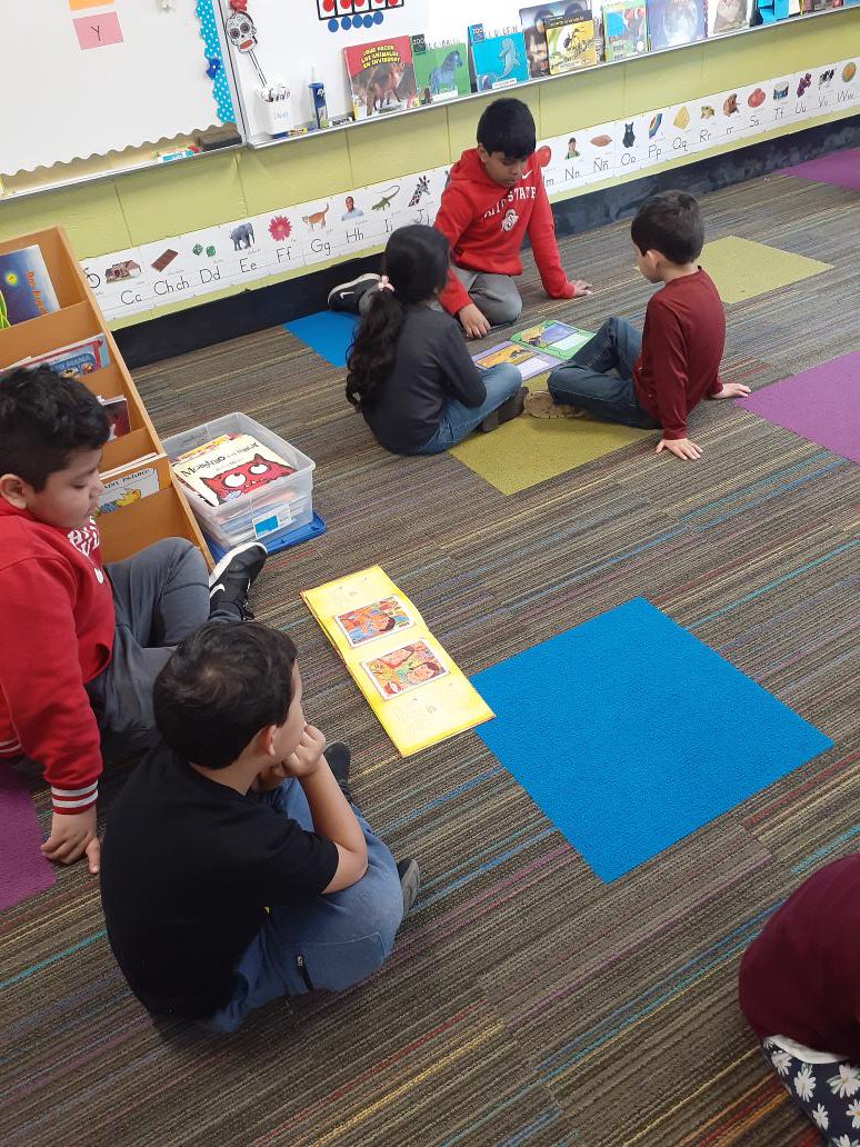 CalvoKinder's tweet photo. Gracias por leer con nosotros @JenLoves2Learn y amigos! #euclidexplores #rtsd26learns #KinderLove #somosbilingües https://t.co/u0778ieMJI