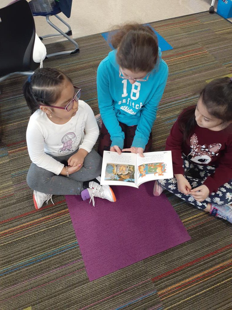 CalvoKinder's tweet photo. Gracias por leer con nosotros @JenLoves2Learn y amigos! #euclidexplores #rtsd26learns #KinderLove #somosbilingües https://t.co/u0778ieMJI