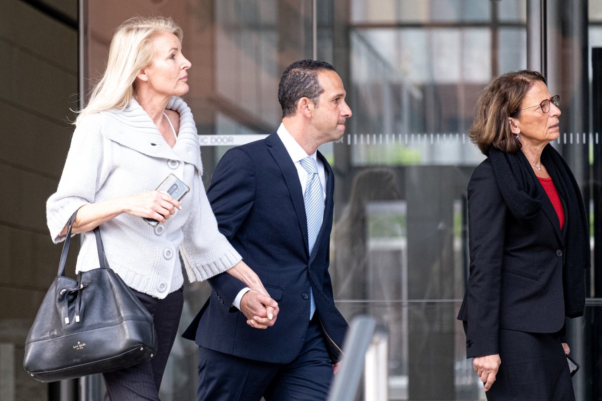 vidcrane's tweet photo. Former #LA city councilmember #MitchEnglander leaves federal court after a hearing Thursday. #Englander is accused of receiving $10,000 in cash, escort services, gambling money and more during a #LasVegas trip while a city council member. https://t.co/clRXo20K3j
