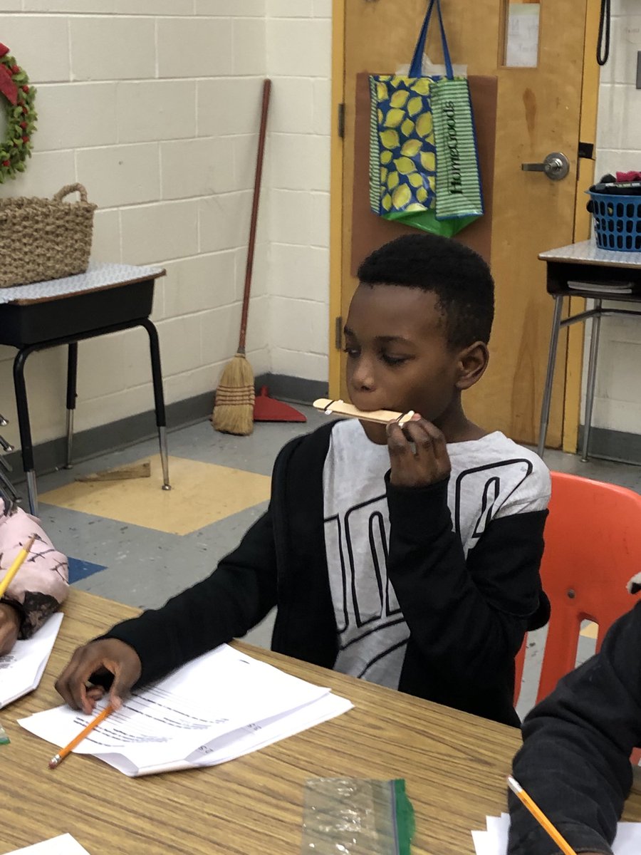 JenniferFreric8's tweet photo. Musi Across the Curriculum! 5th grade students created their own popsicle stick harmonicas to investigate the science of how sound is created! ⁦@FCES_Eagles⁩ https://t.co/5apJufrT3h