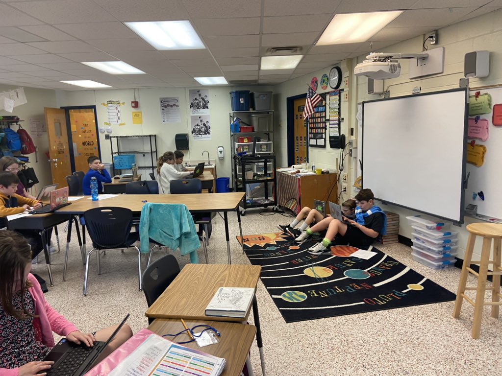 Sheehan5th's tweet photo. PBL Day here at Watkins! Driving Question- How were acts of courage exhibited during WWI? Students became detectives and reporters by designing an interactive online magazine with a Flipgrid video dedicated to the many women, men, and animal hero’s during WWI!  @Sheehan5th https://t.co/1xang7Eeti
