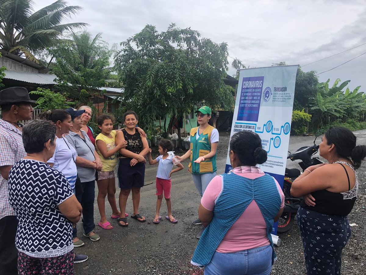DPS_LosRios's tweet photo. El #MédicoDelBarrio y su equipo integral en salud de la parroquia Virgen de Fátima y Tres Postes del cantón #Yaguachi, realiza conversatorio con la ciudadanía para promover el correcto #LavadaDeManos como medidas de prevención frente al #COVID19. #PrevenciónEsSalud https://t.co/QVzQHqcNNx