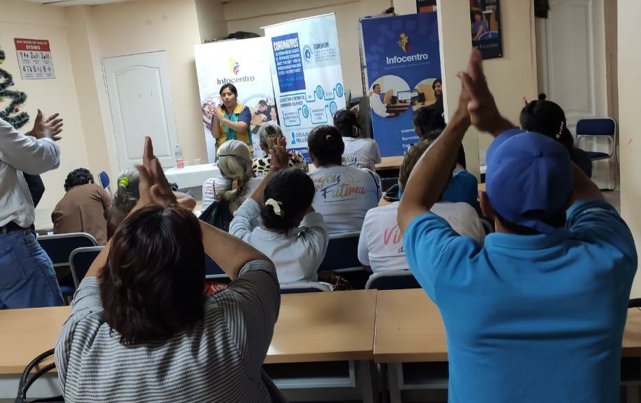 DPS_LosRios's tweet photo. El #MédicoDelBarrio y su equipo integral en salud de la parroquia Virgen de Fátima y Tres Postes del cantón #Yaguachi, realiza conversatorio con la ciudadanía para promover el correcto #LavadaDeManos como medidas de prevención frente al #COVID19. #PrevenciónEsSalud https://t.co/QVzQHqcNNx