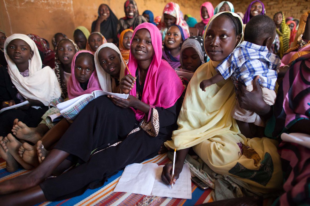 IDRC_CRDI's tweet photo. Nous organisons aujourd’hui un symposium avec @AKFCanada, où nos partenaires présentent leurs expériences sur l’amélioration de la santé et la contribution à l’égalité des genres pendant les crises humanitaires. Détails : https://t.co/tIAzRRjJsS #PersonneNestOublie #HumDevNexus https://t.co/SVKYEznk9O